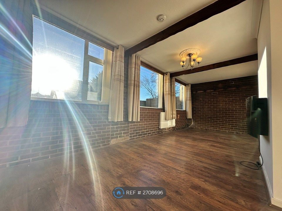 Property photo 3 of 35