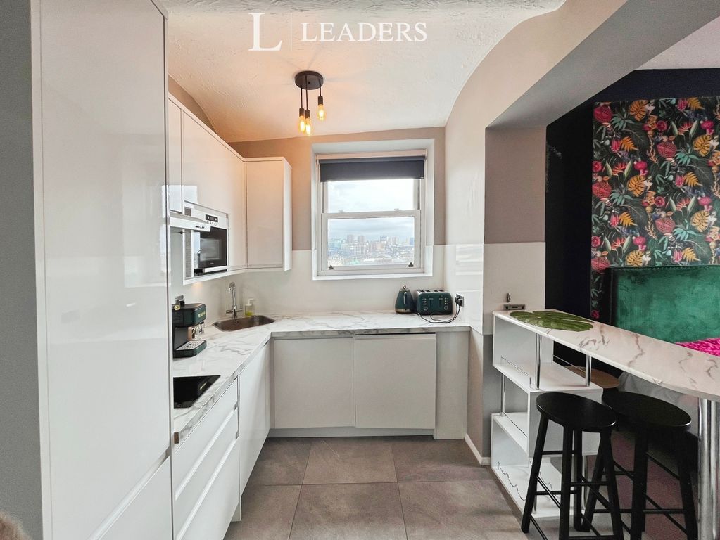 Property photo 2 of 5 Kitchen