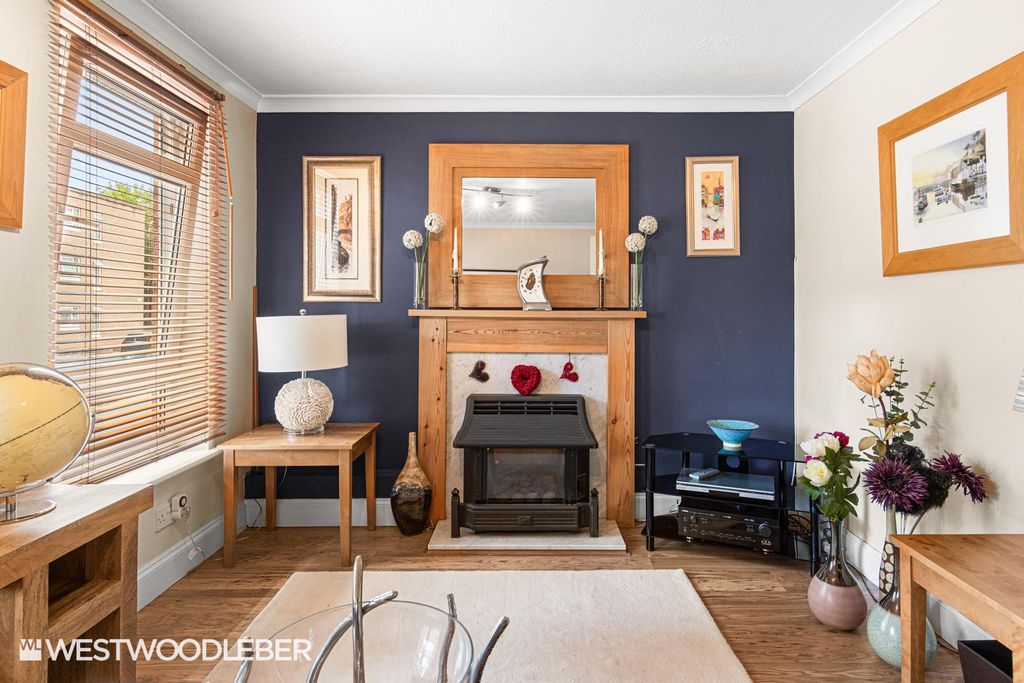 Property photo 3 of 25 Chapelend_16.Jpg