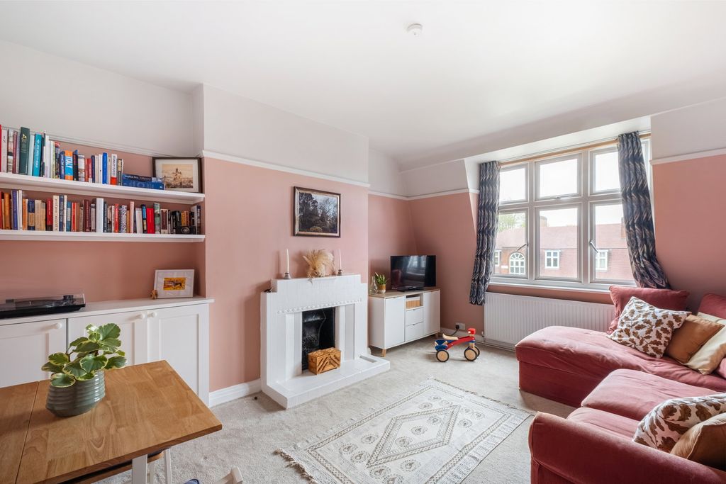 Property photo 2 of 17