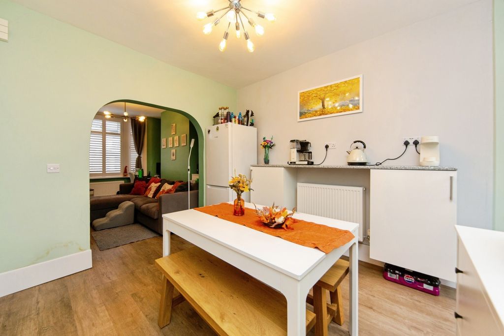 Property photo 2 of 12 Pbox-Img.Jpg