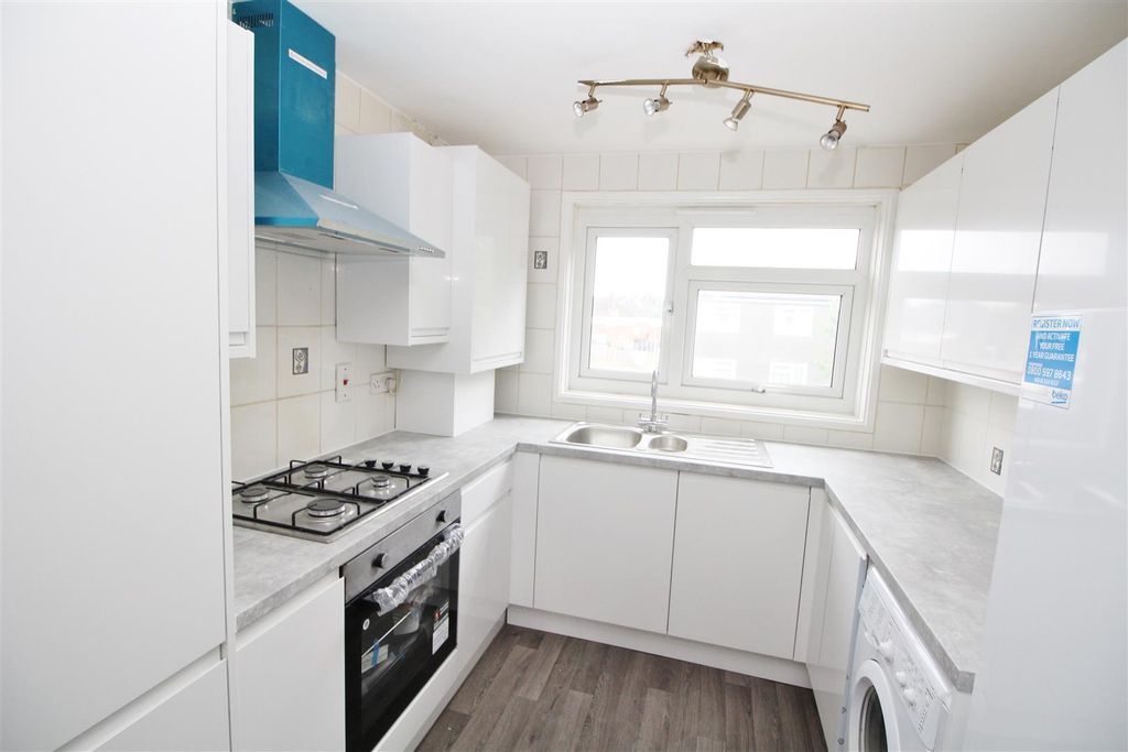 Property photo 3 of 11 Img_7999.Jpg