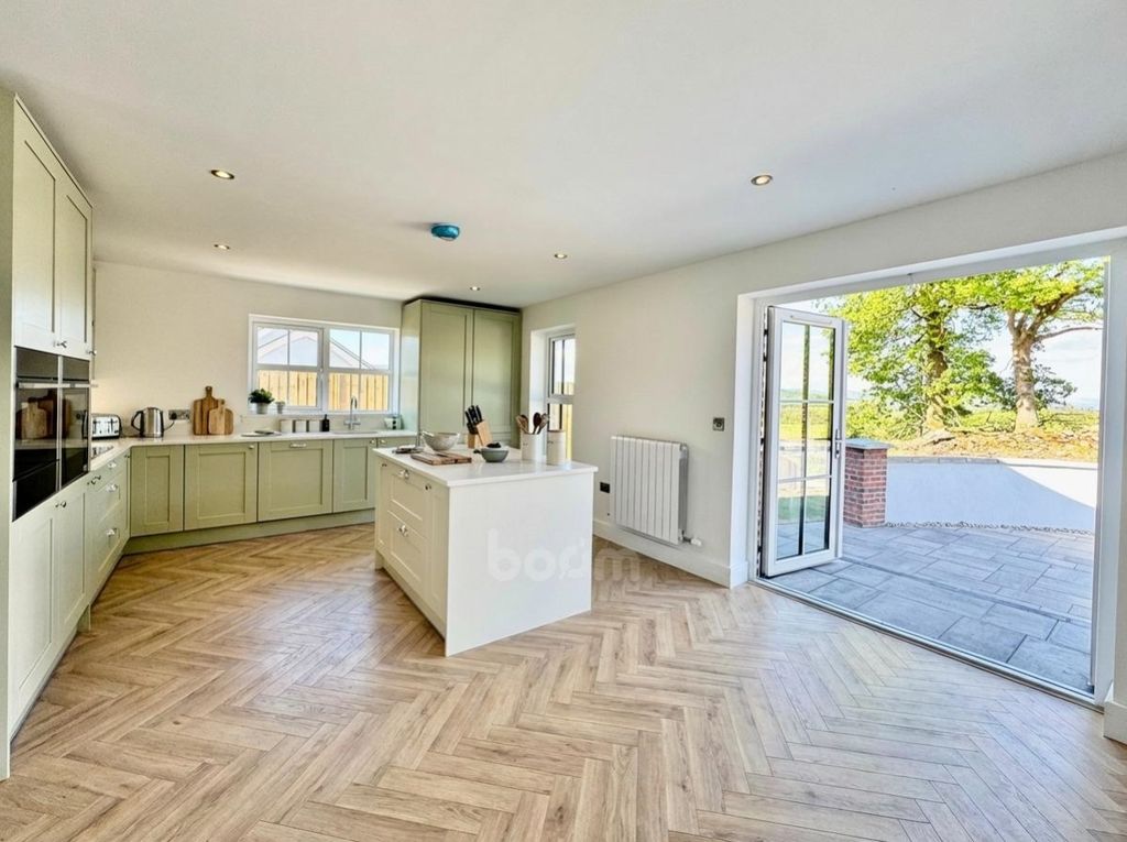 Property photo 1 of 15 Kitchen Ai