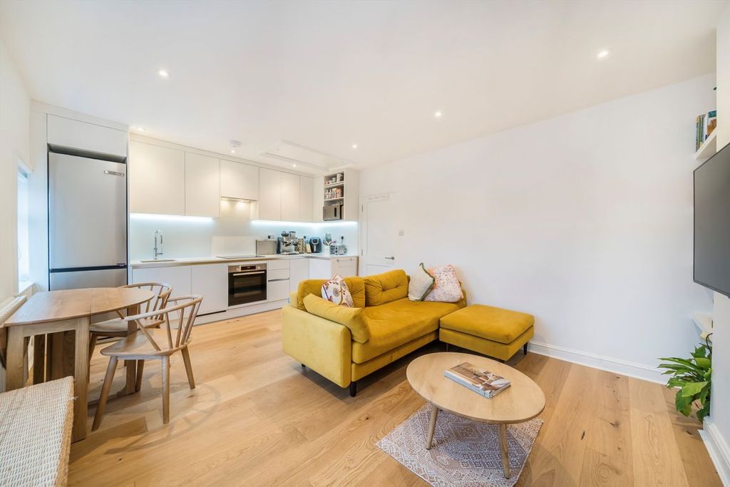 Property photo 3 of 7