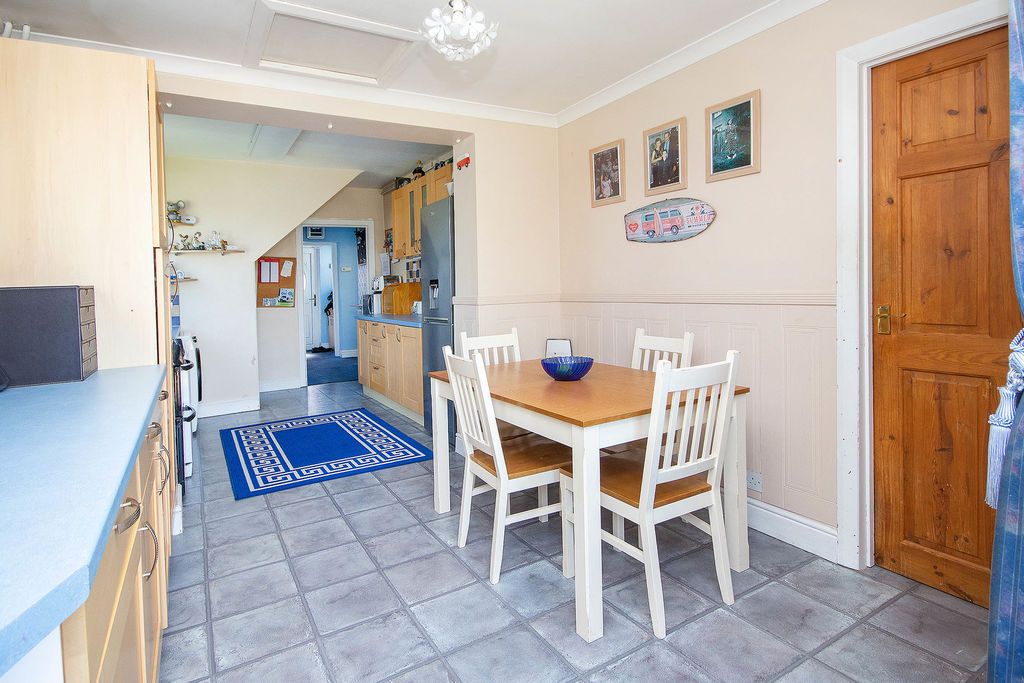 Property photo 3 of 22 Dining Area