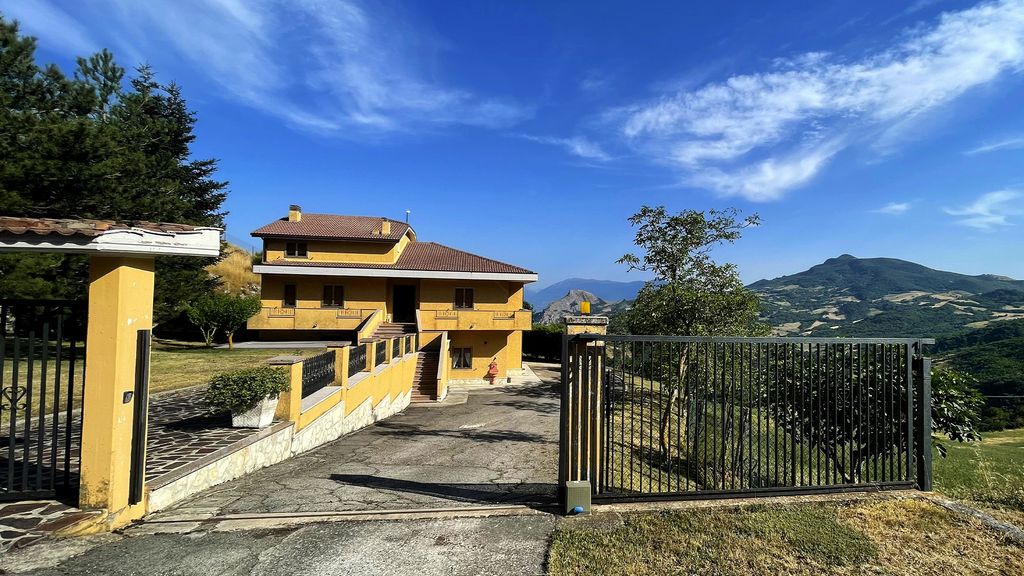 Property photo 2 of 35