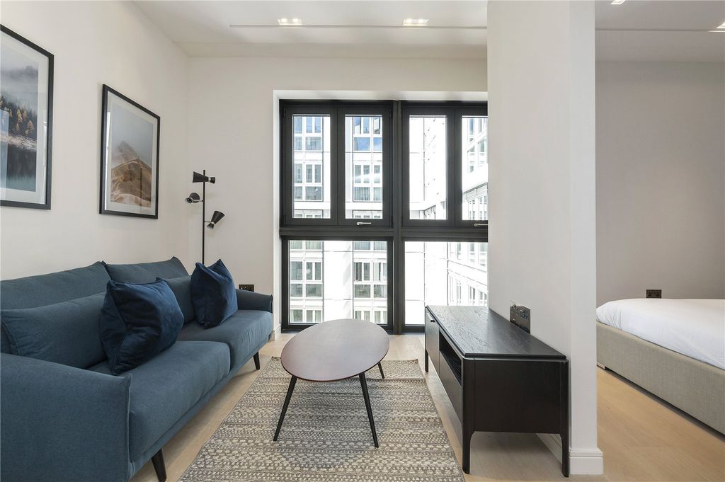 Property photo 1 of 11 Reception/ Kitchen