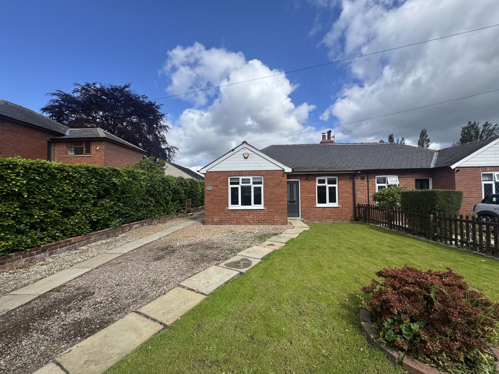 Property photo 1 of 18 3 Bedroom Semi Detached Bungalow