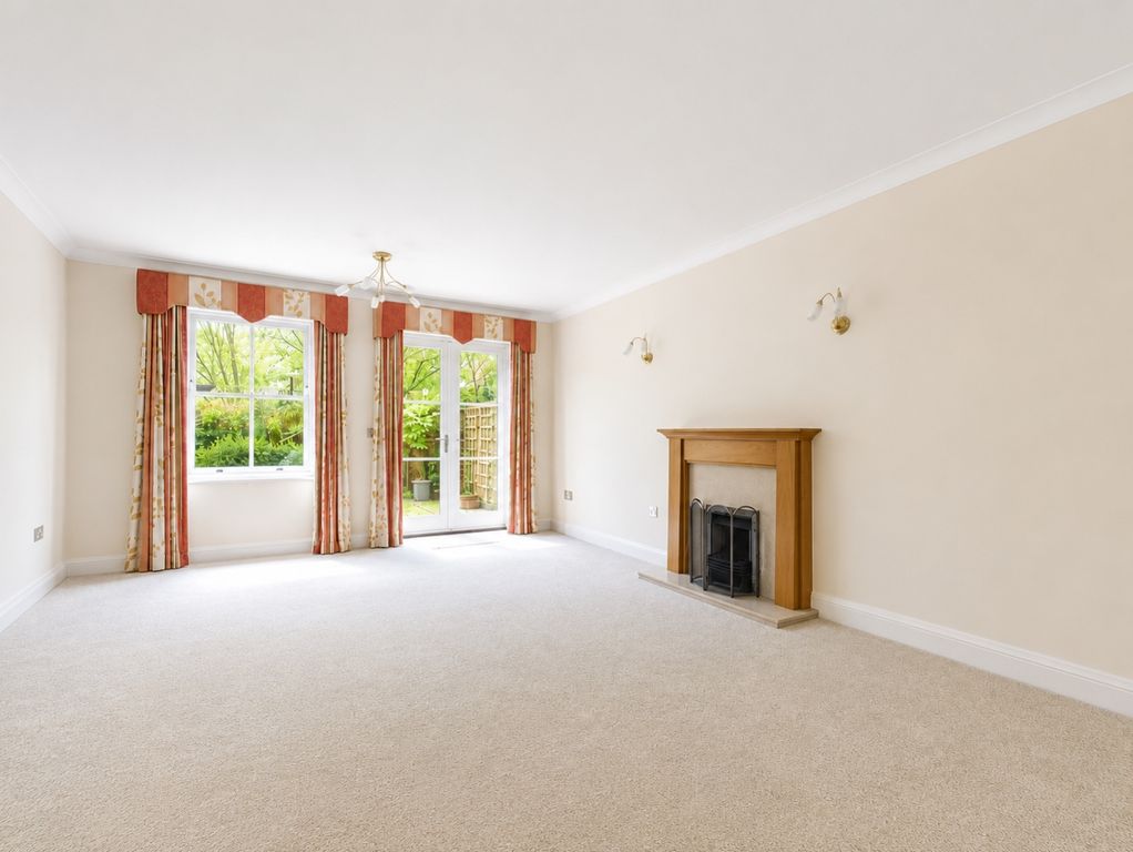 Property photo 3 of 12 8