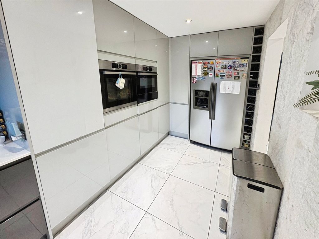 Property photo 2 of 19 Picture No. 02