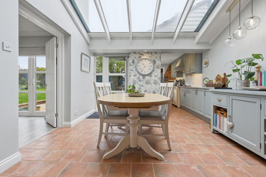 Property photo 3 of 27 Picture No. 33