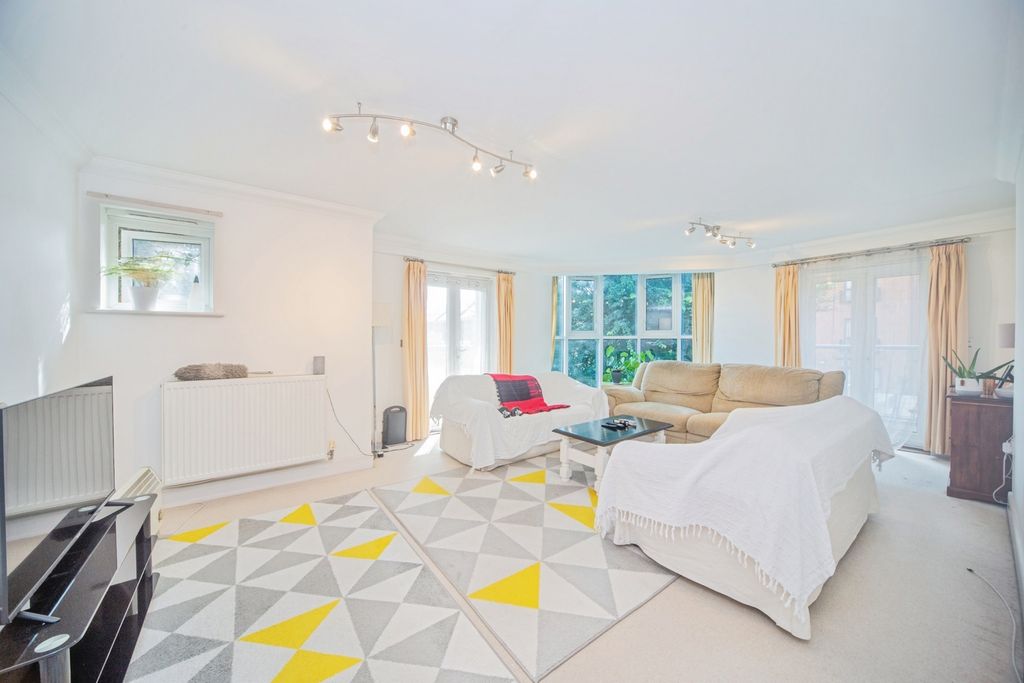 Property photo 2 of 19 Pbox-Img.Jpg