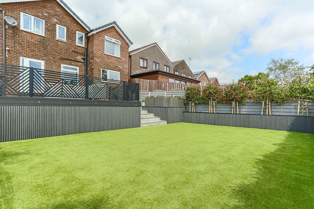 Property photo 2 of 42