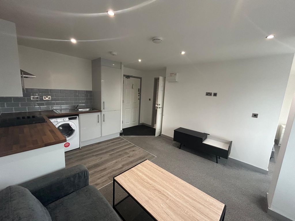 Property photo 2 of 8