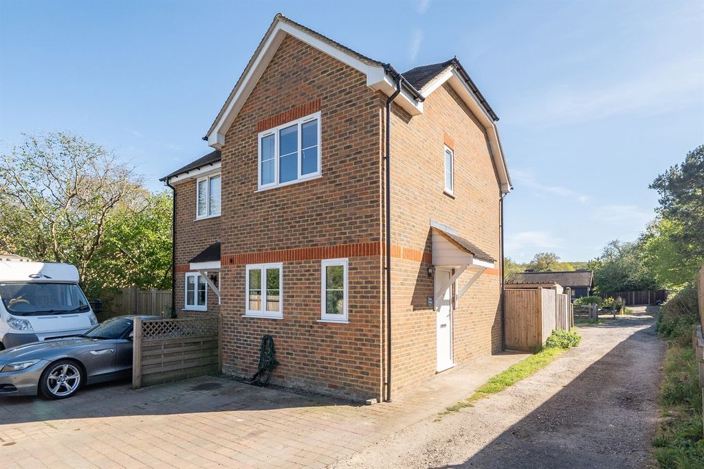 Property photo 1 of 11 (Main)