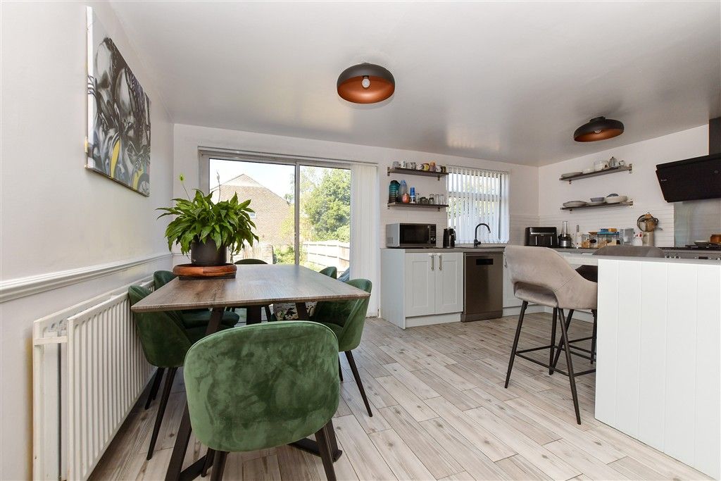 Property photo 3 of 12 Dining Area