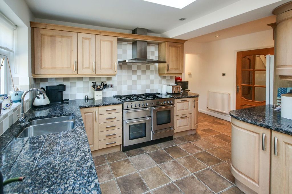 Property photo 3 of 23