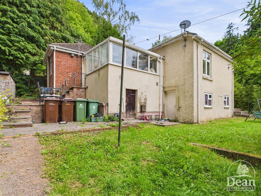 Property photo 2 of 11