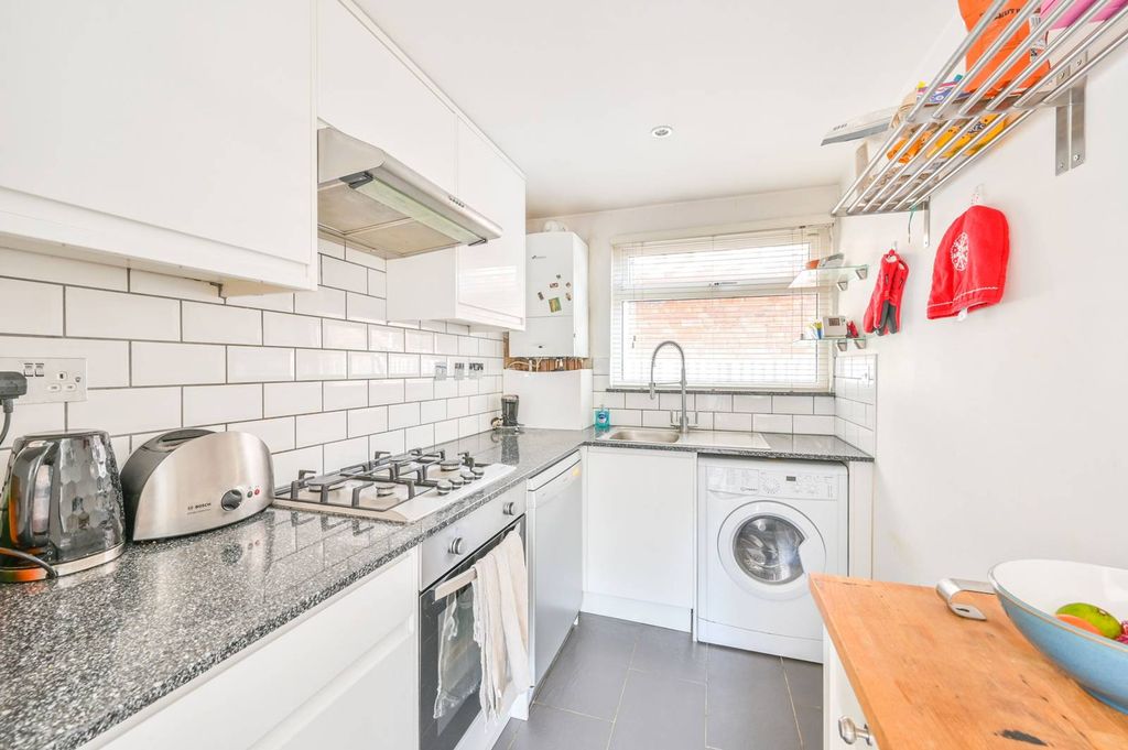 Property photo 3 of 14