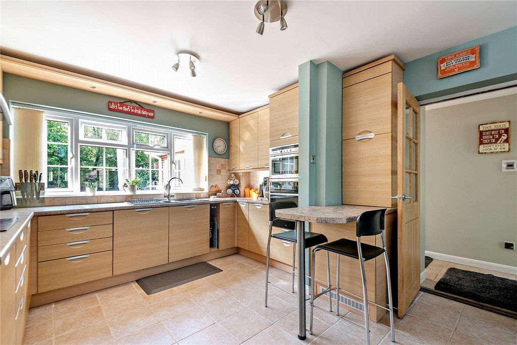 Property photo 2 of 25 Picture No. 19