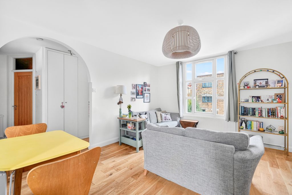 Property photo 3 of 16 Reception