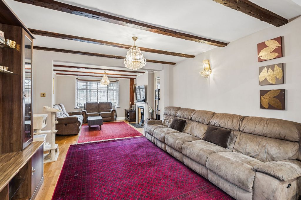 Property photo 2 of 18