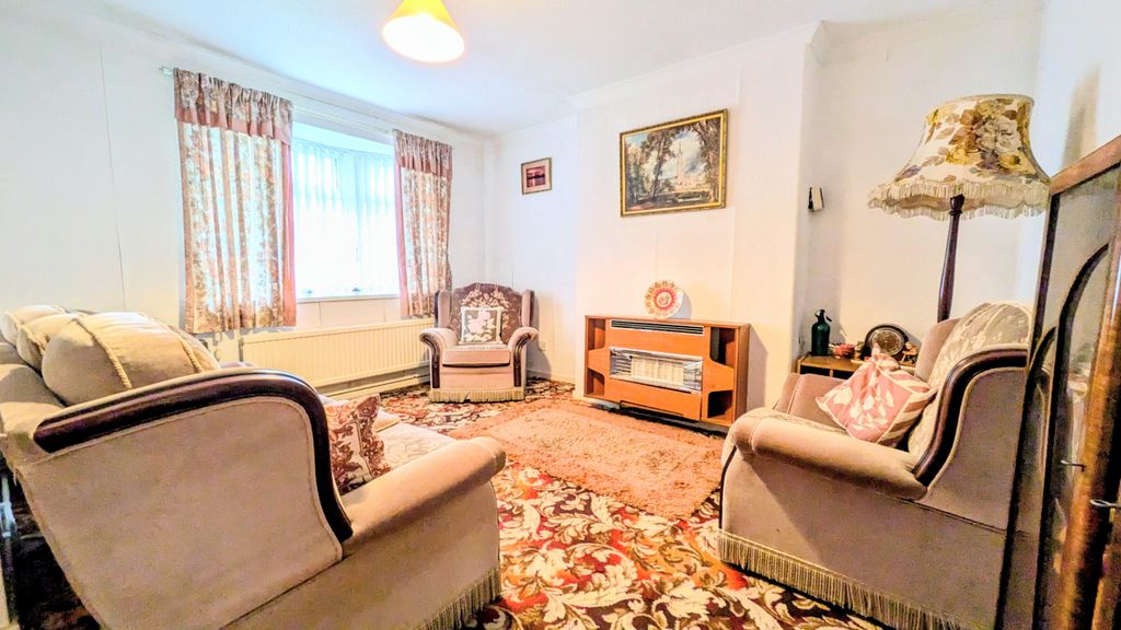 Property photo 2 of 11 Pxl_20251217_115236650~2