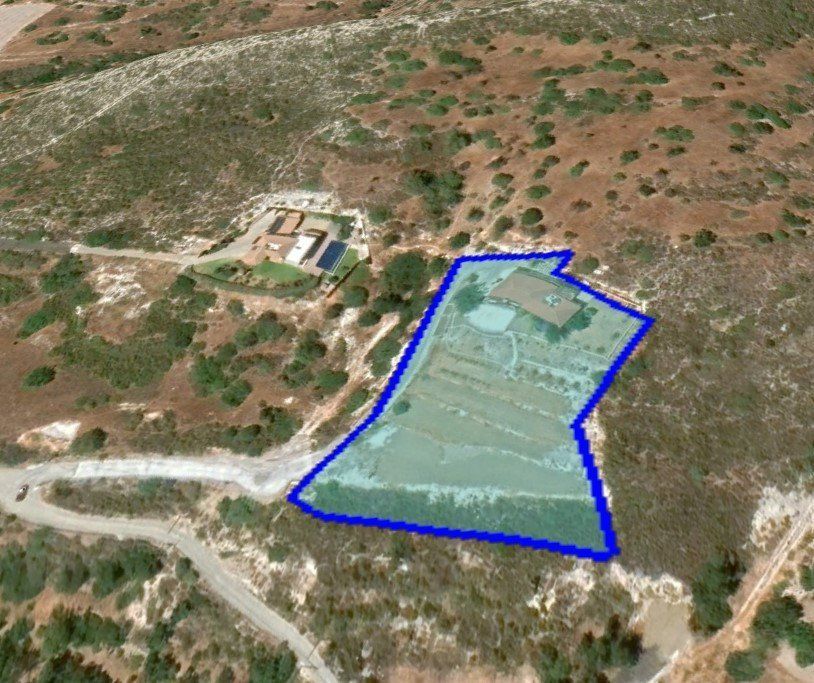 Property photo 2 of 12