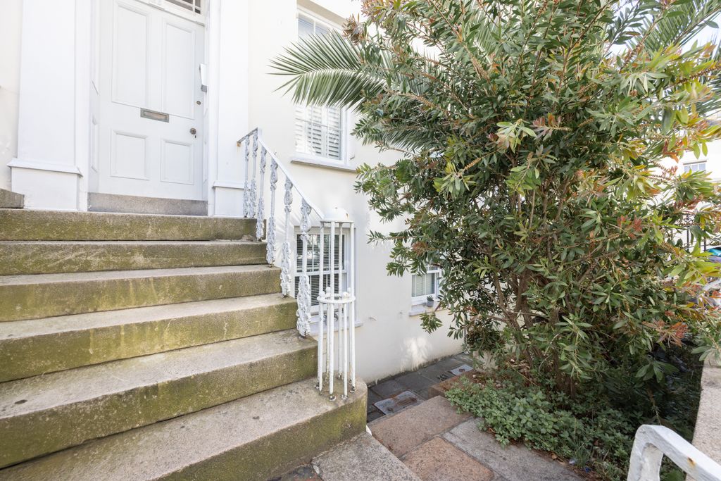 Property photo 3 of 20