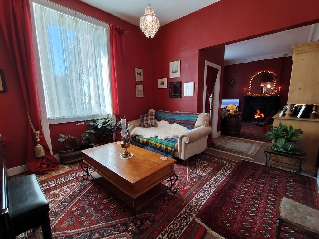 Property photo 2 of 41