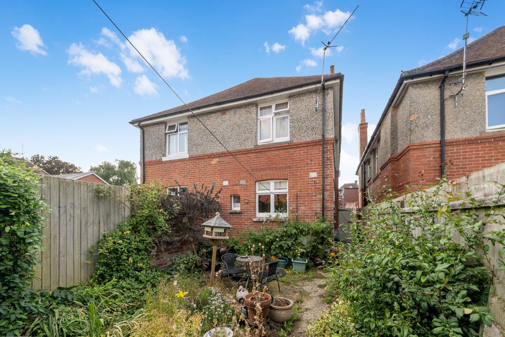 Property photo 3 of 11