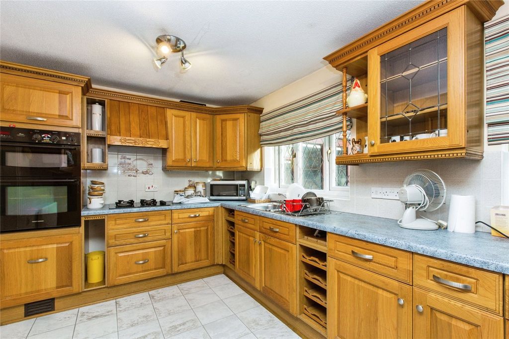 Property photo 2 of 17 Picture No. 11