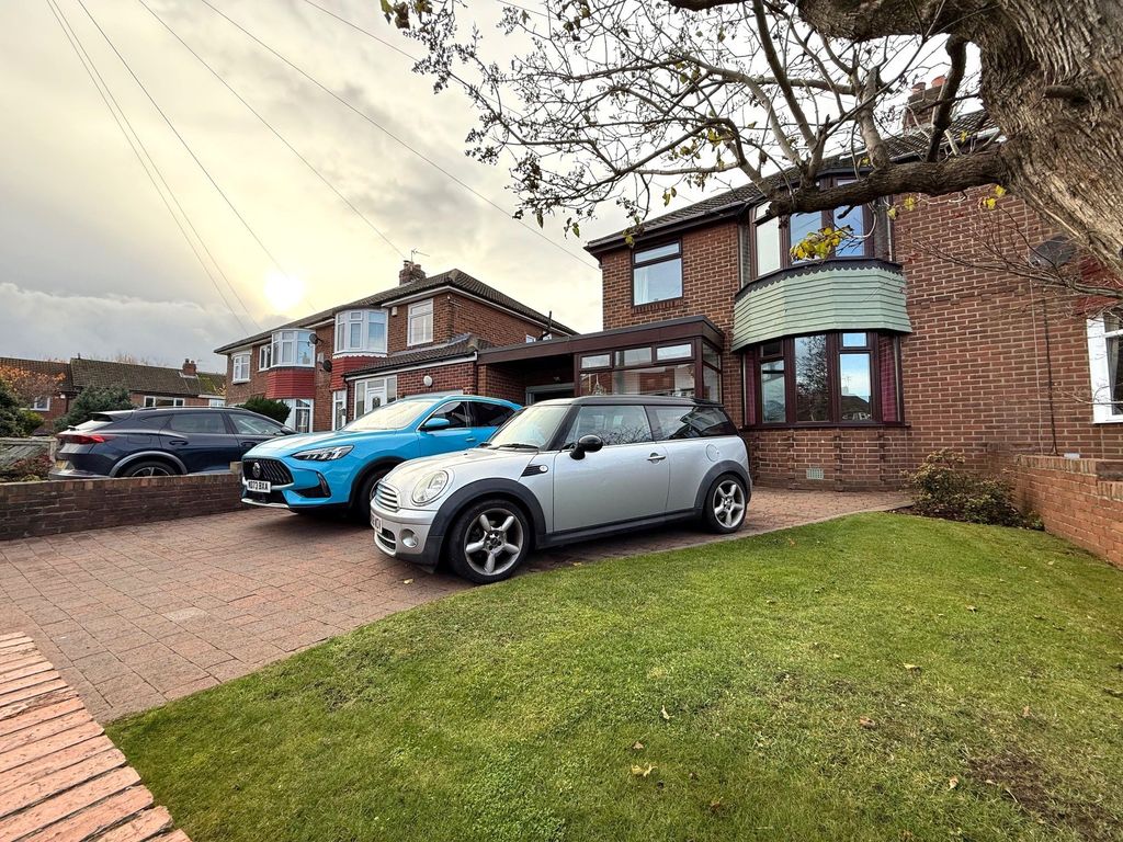 Property photo 2 of 28 Photograph 2