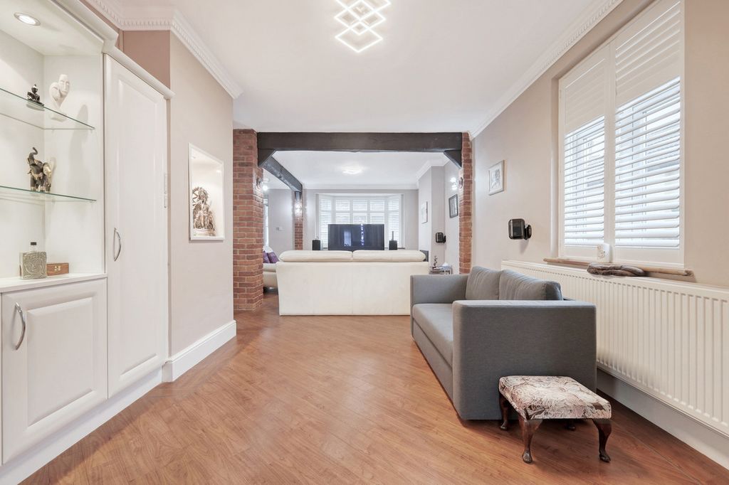 Property photo 1 of 36