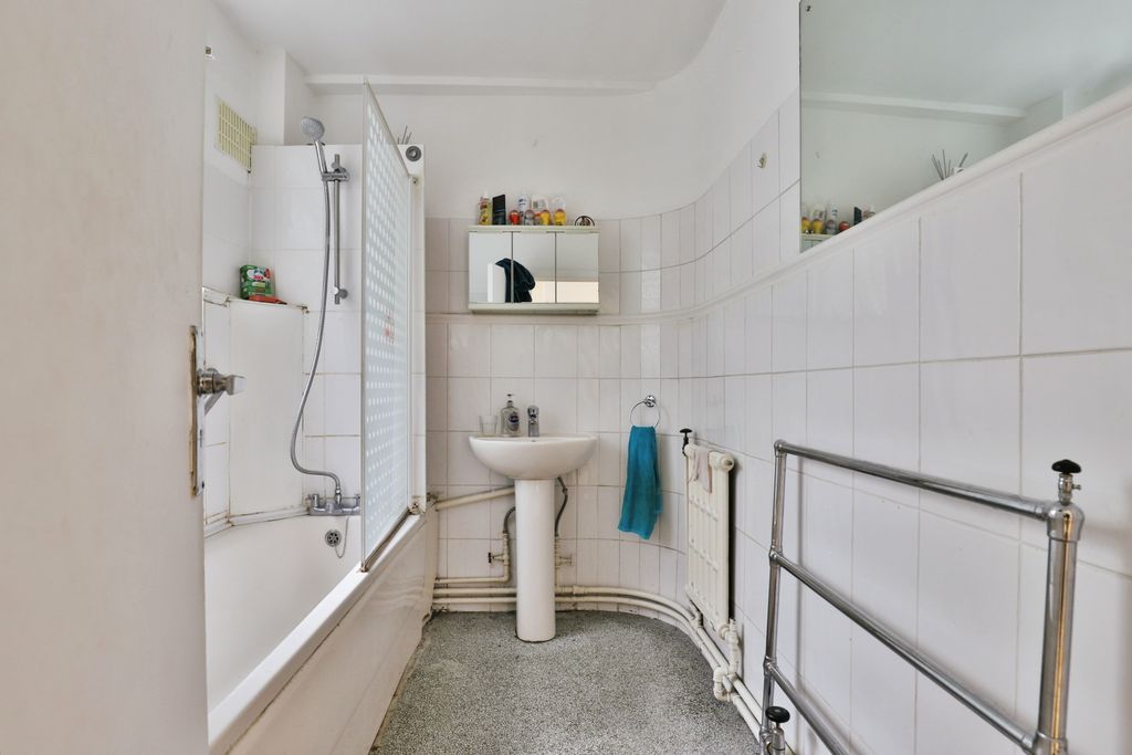 Property photo 3 of 17 Photography