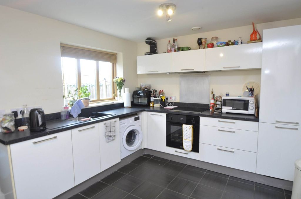 Property photo 2 of 6