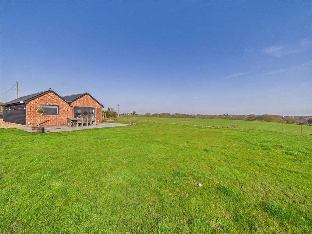 Property photo 2 of 25 Picture No. 23