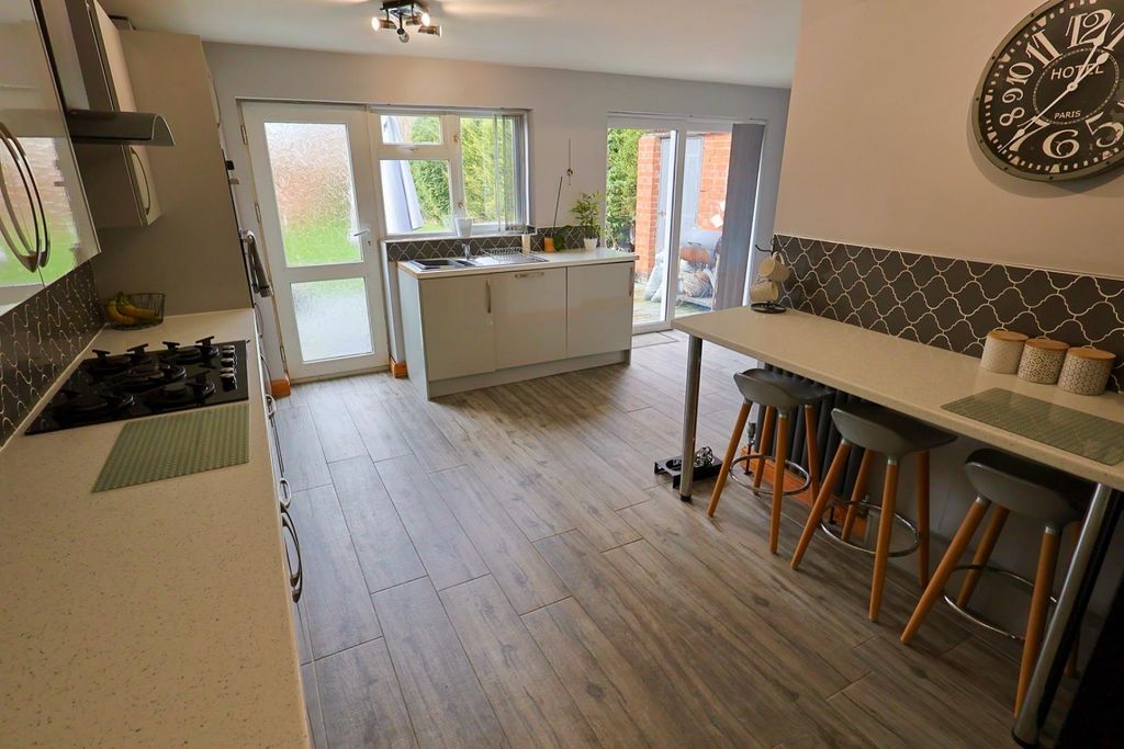 Property photo 3 of 12 Kitchen / Diner