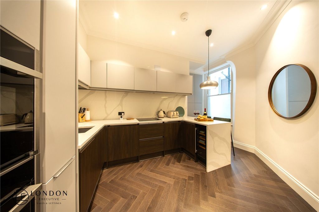 Property photo 3 of 26 Kitchen