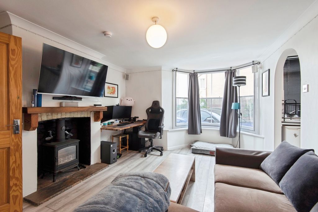 Property photo 2 of 16 Pbox-Img.Jpg