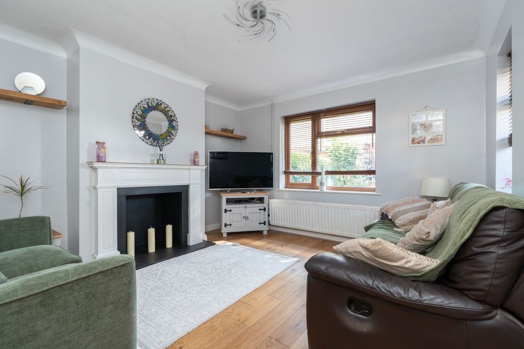 Property photo 2 of 18