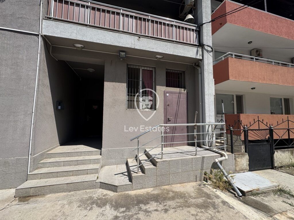 Property photo 1 of 6