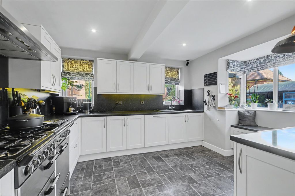 Property photo 3 of 35 Family Dining Kitchen