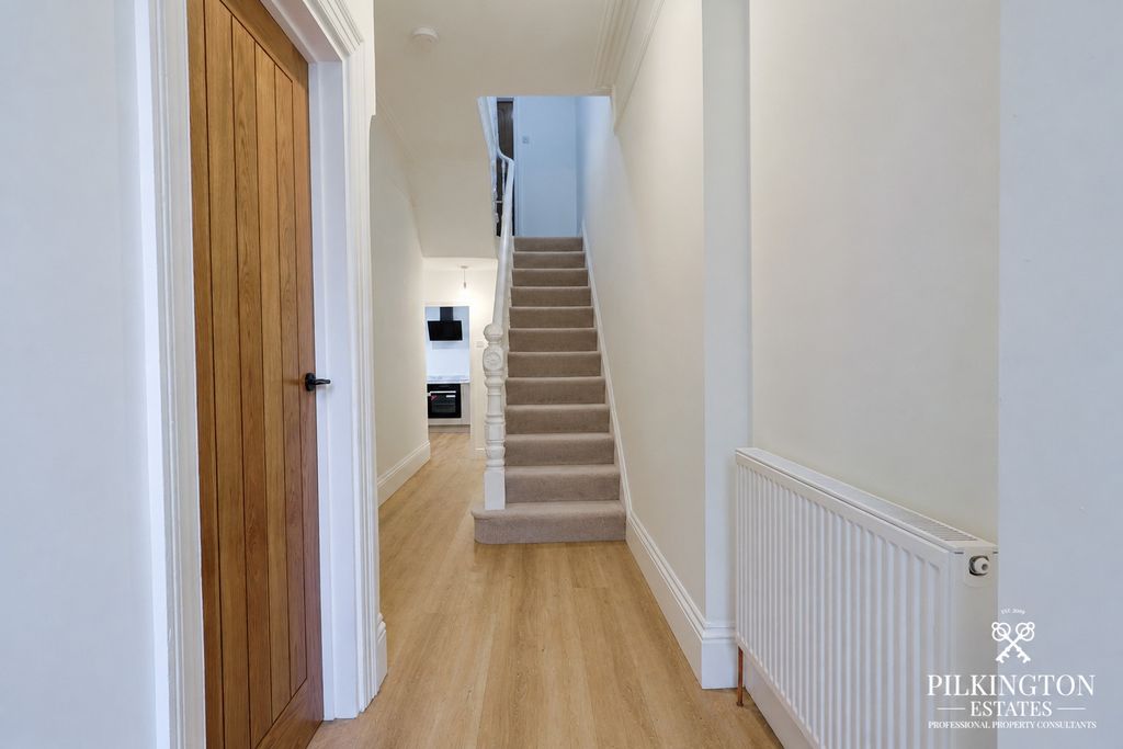 Property photo 3 of 14 5390424