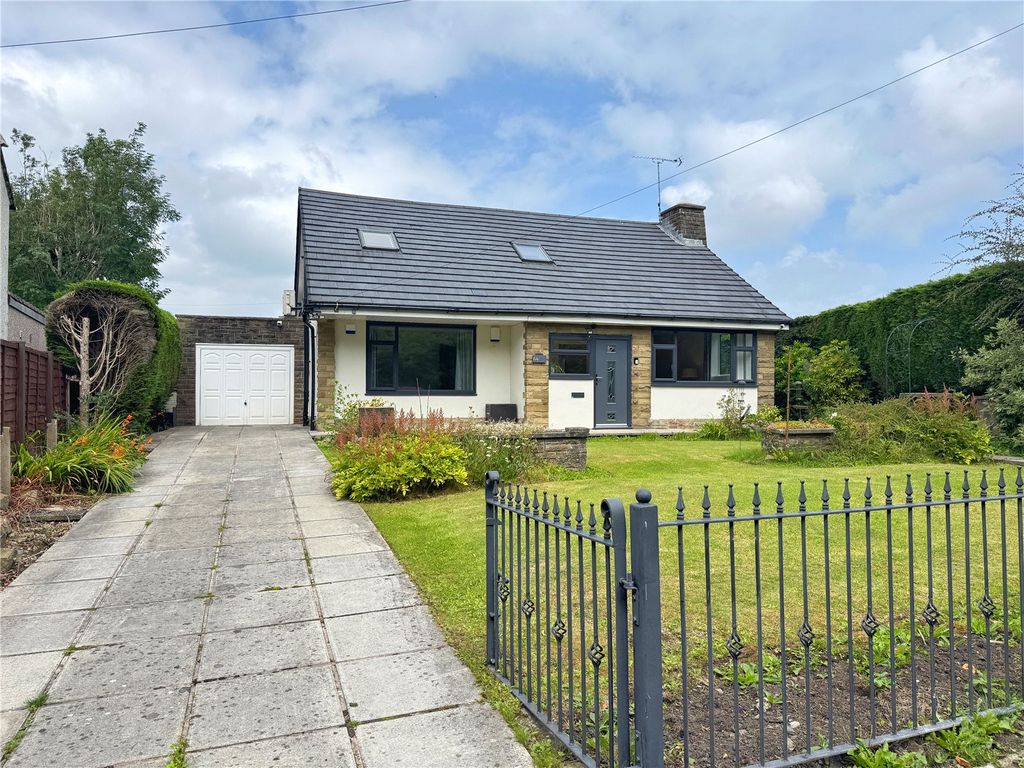 Property photo 1 of 27 Plenty Of Parking