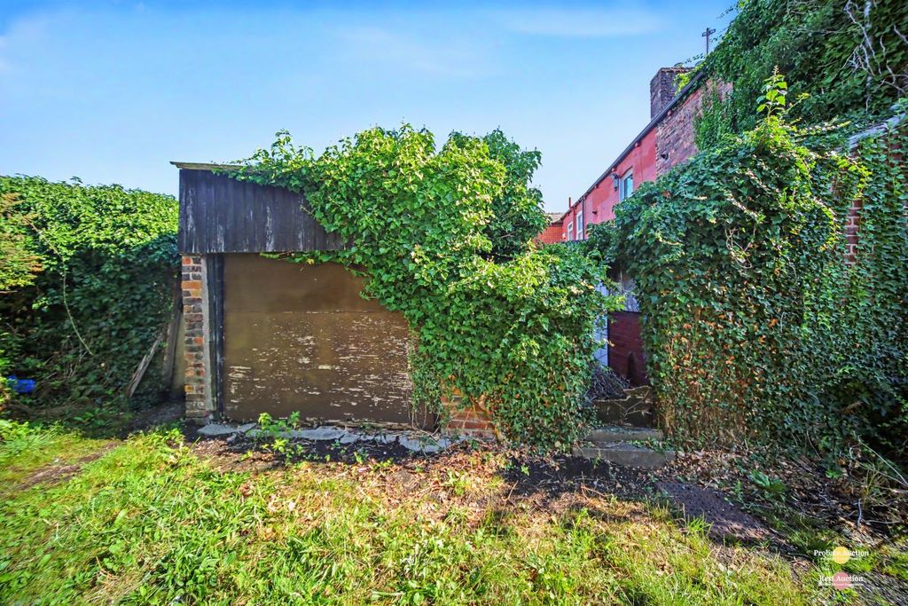 Property photo 2 of 17