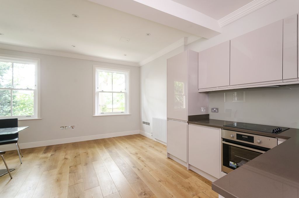 Property photo 2 of 4 Green Lanes