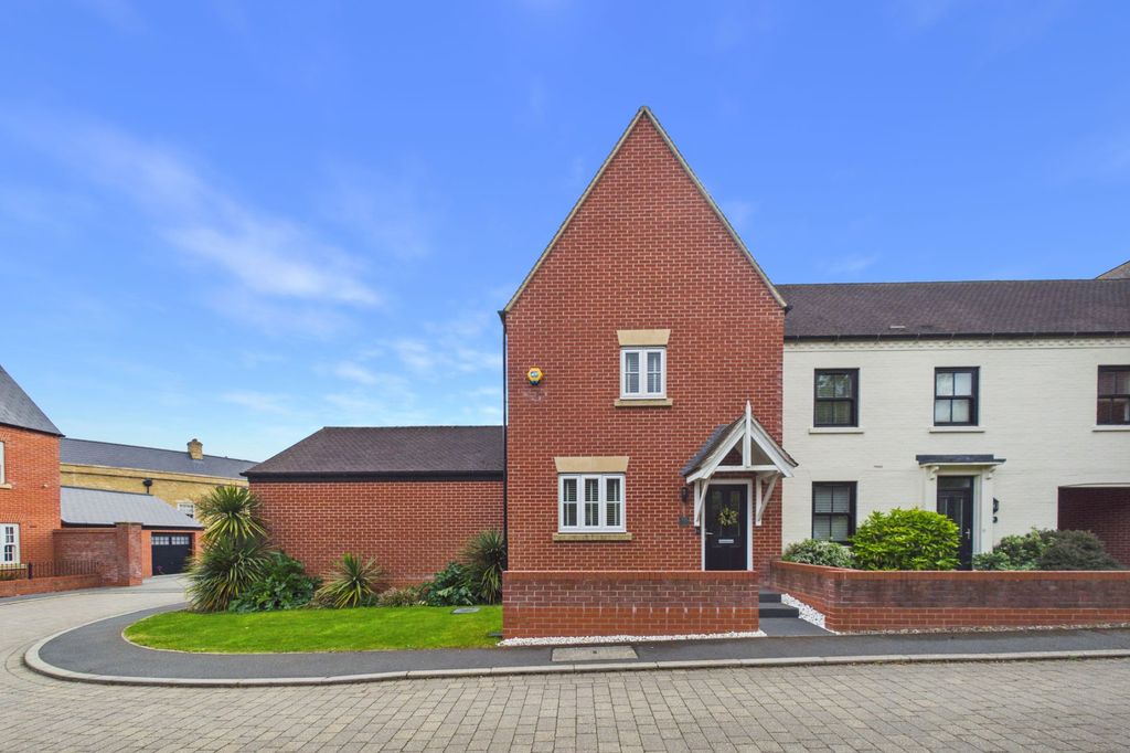 Property photo 1 of 24
