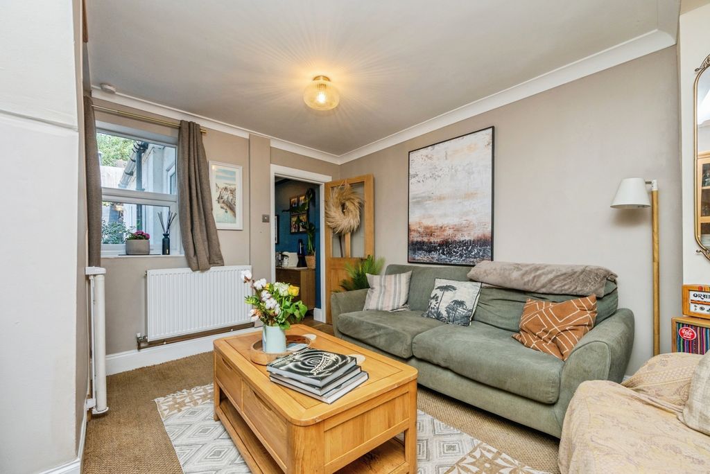 Property photo 3 of 16 Pbox-Img.Jpg