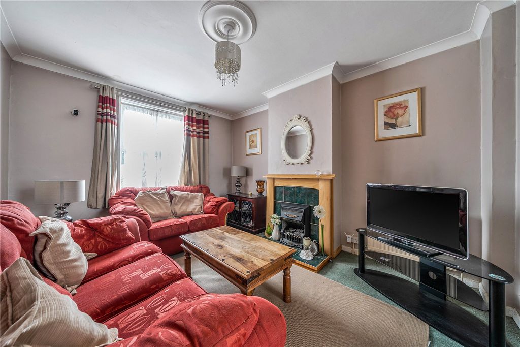 Property photo 2 of 17 Picture No. 15